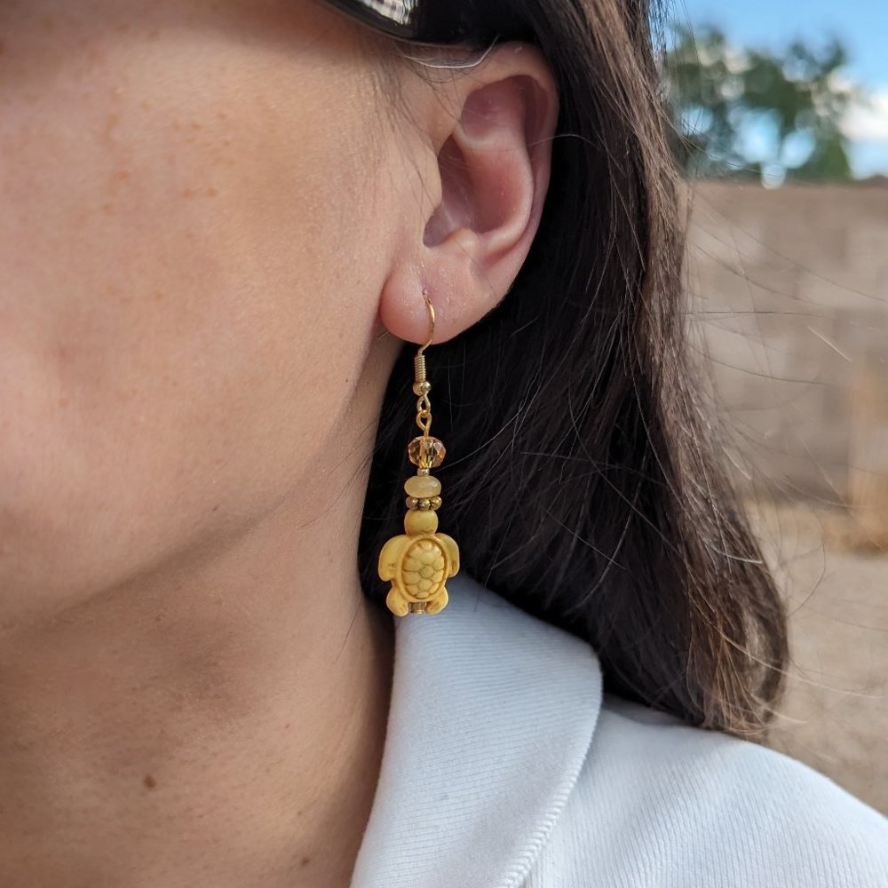 Women's Handmade Jewelry Yellow Turtle Multi Stones Composite Dangle Earrings